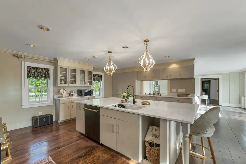 580 Pine Hill Road Wolfeboro NH 03894