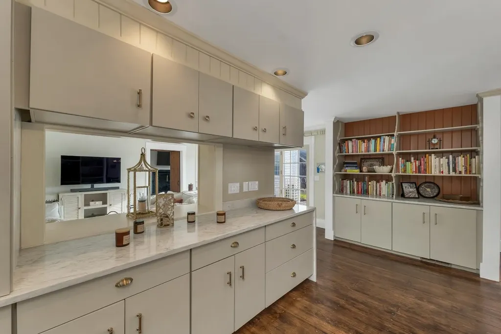 580 Pine Hill Road Wolfeboro NH 03894