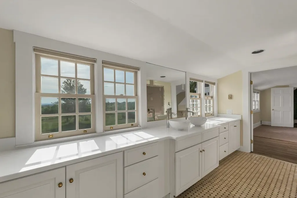 580 Pine Hill Road Wolfeboro NH 03894