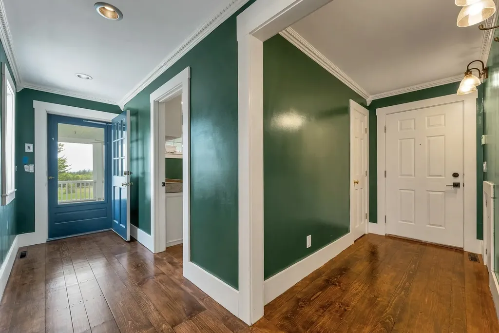 580 Pine Hill Road Wolfeboro NH 03894
