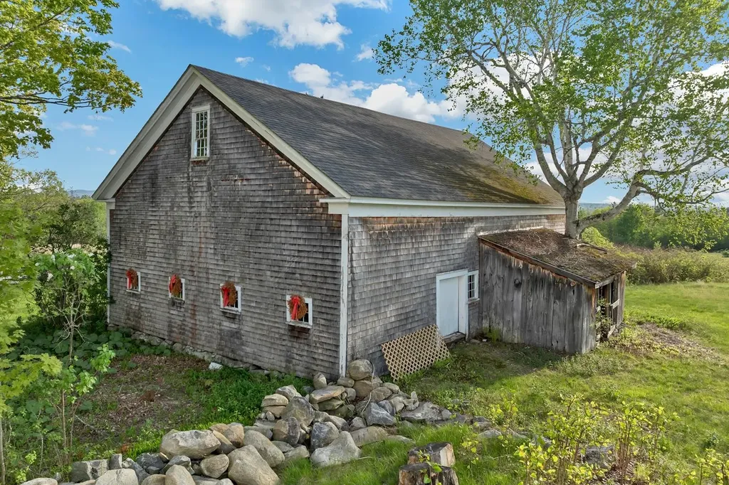 580 Pine Hill Road Wolfeboro NH 03894
