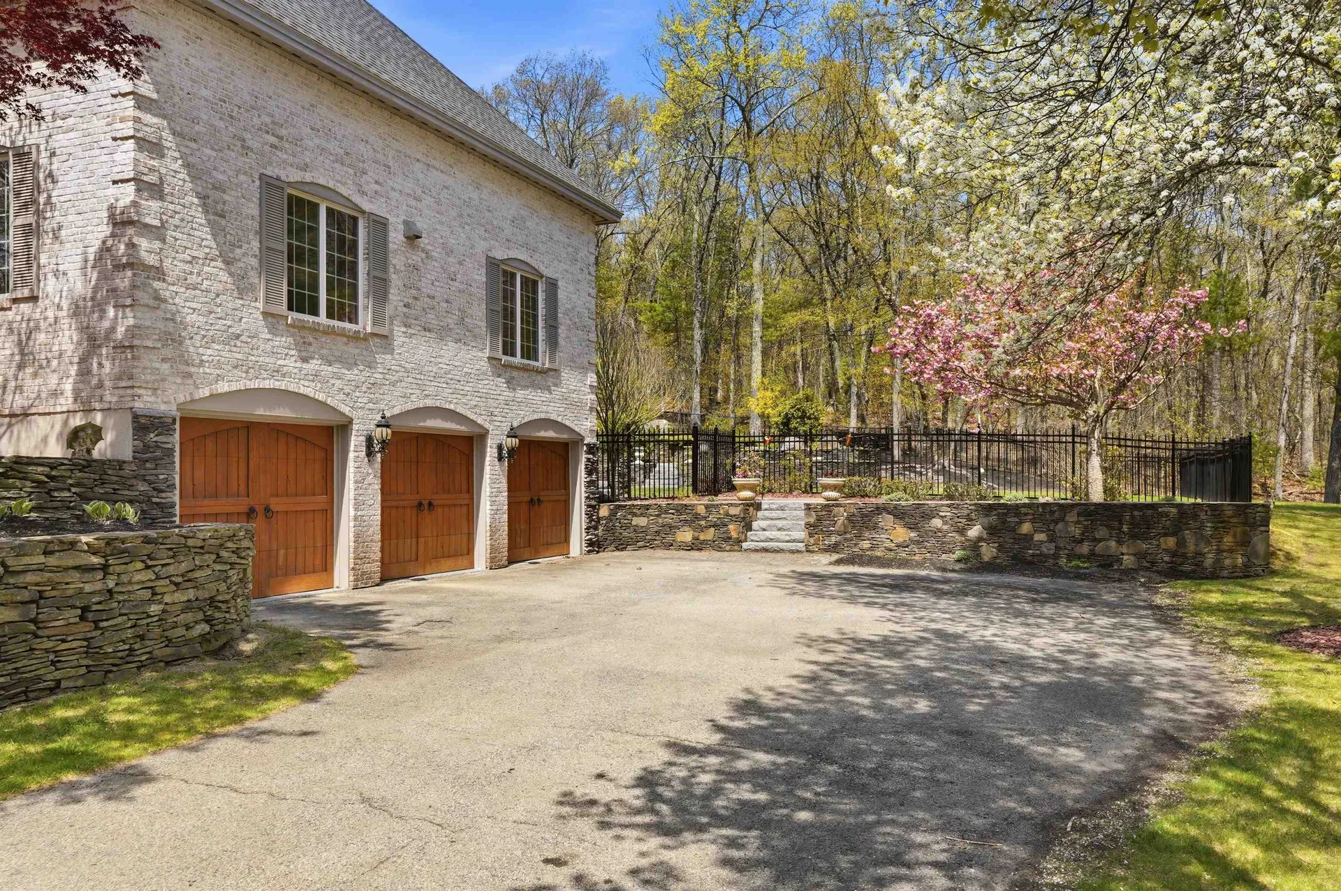 54 Sharon Road Windham NH 03087