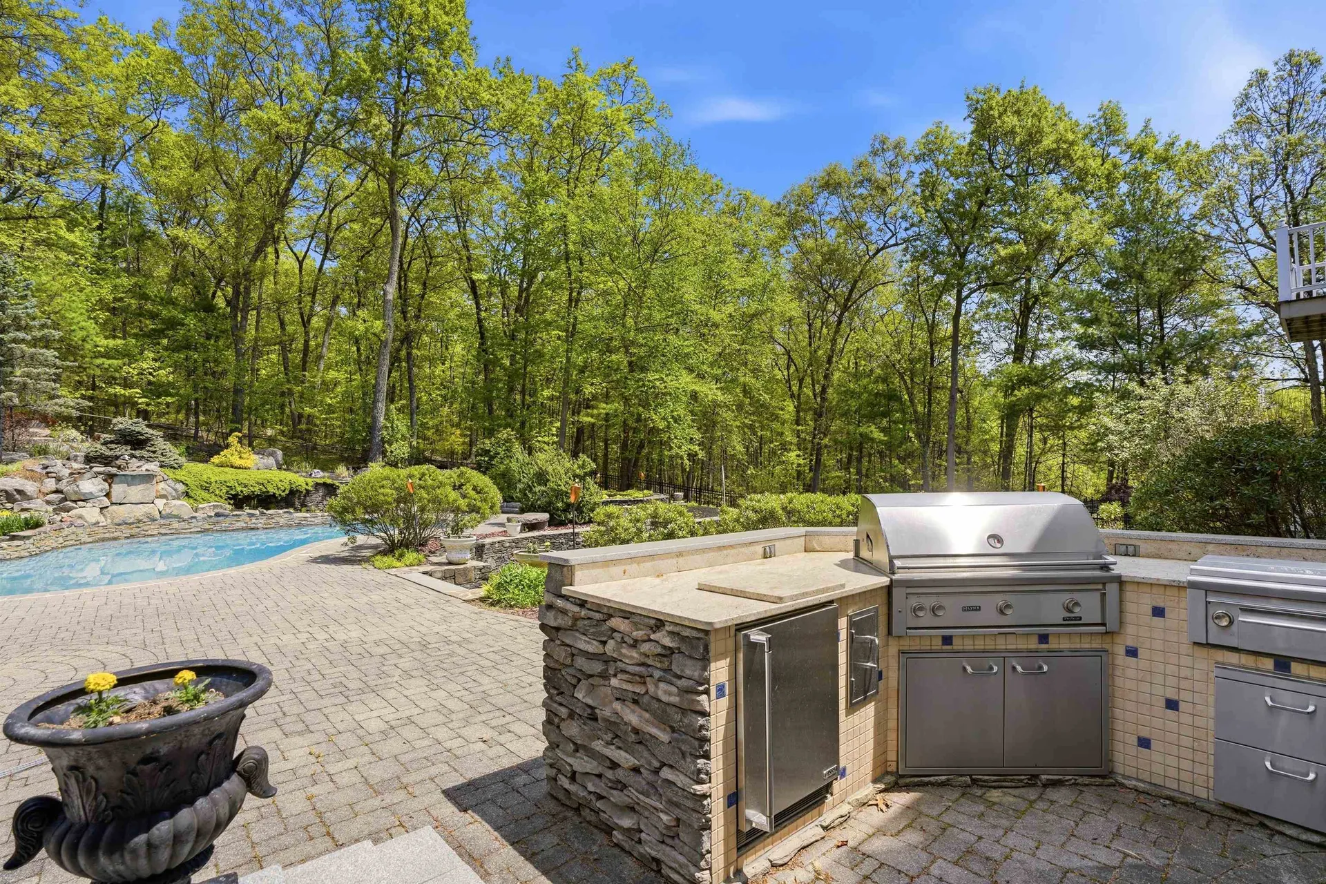 54 Sharon Road Windham NH 03087