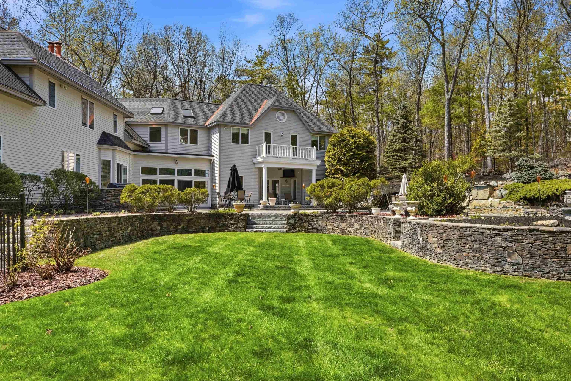 54 Sharon Road Windham NH 03087