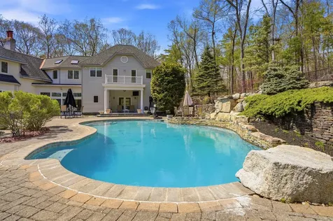 54 Sharon Road Windham NH 03087