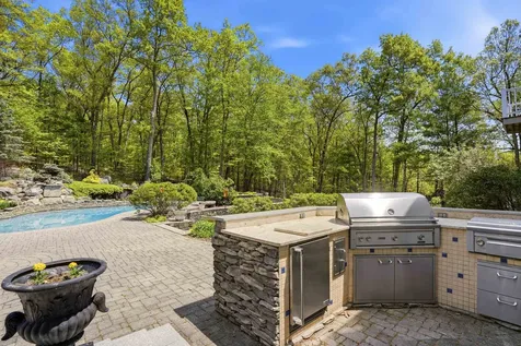 54 Sharon Road Windham NH 03087