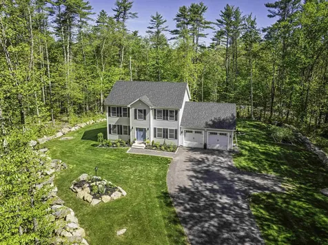 16 Stagecoach Road Barrington NH 03825