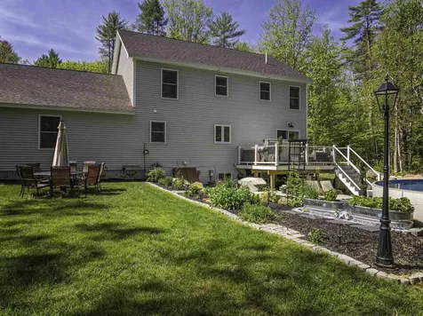 16 Stagecoach Road Barrington NH 03825