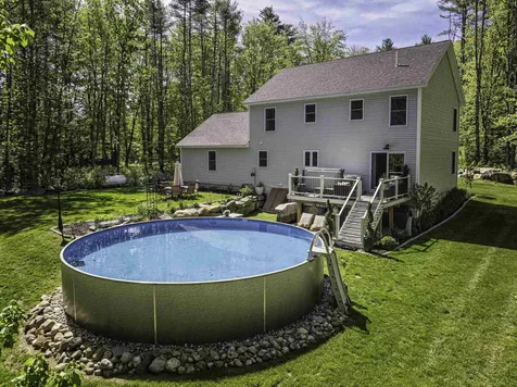 16 Stagecoach Road Barrington NH 03825