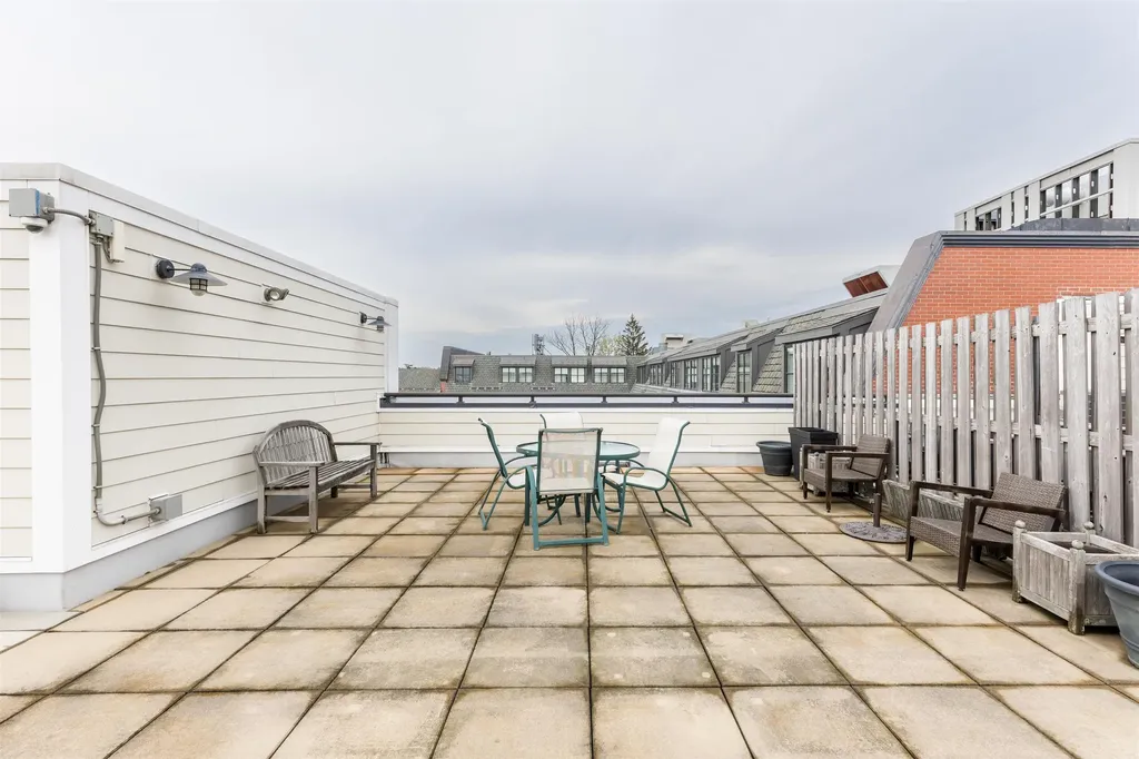77 Hanover Street Portsmouth NH 03801