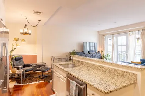 77 Hanover Street Portsmouth NH 03801