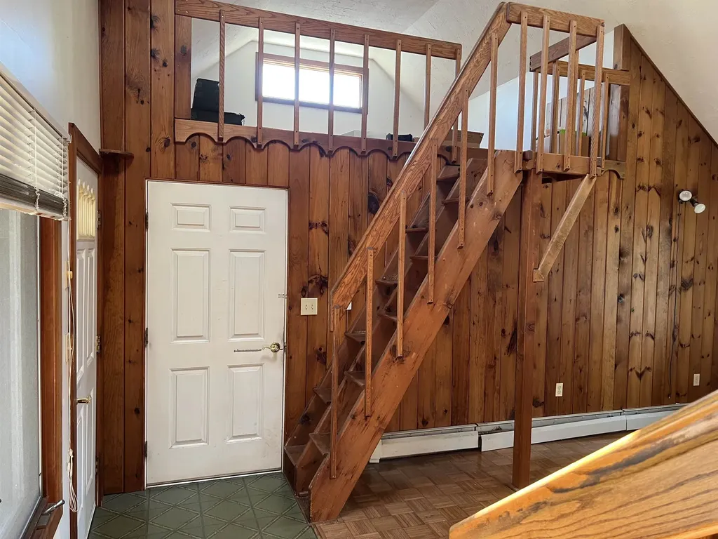 8 Hooker Street Nashua NH 03064