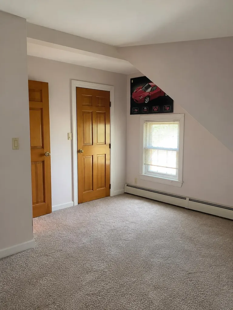 8 Hooker Street Nashua NH 03064