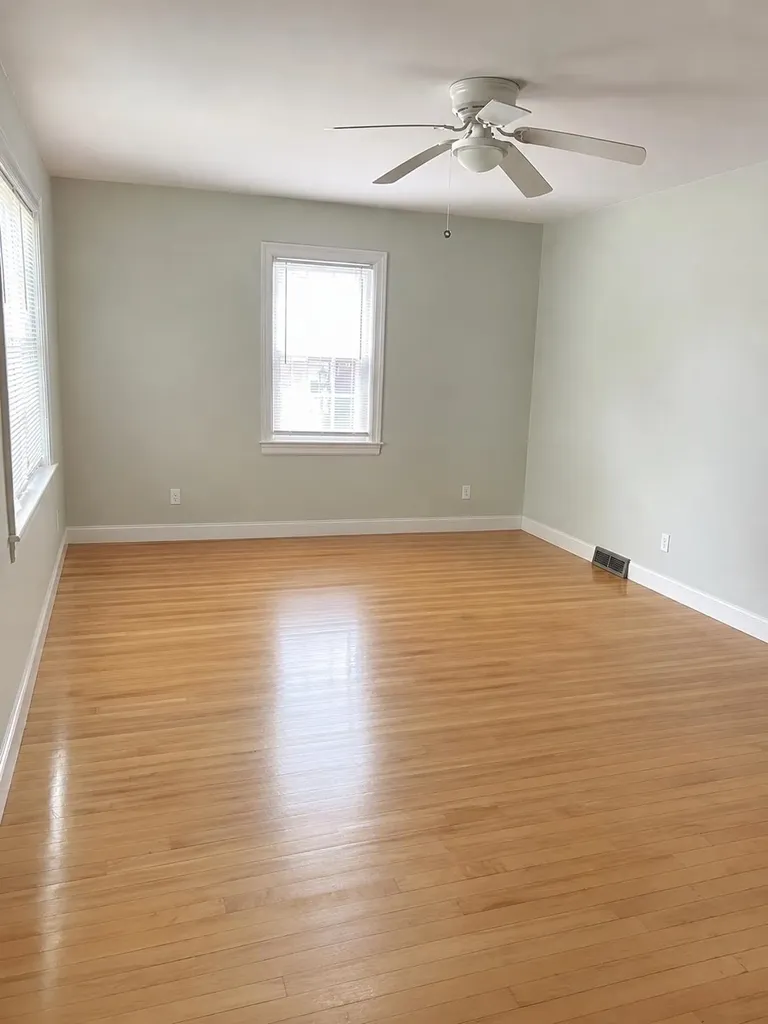 8 Hooker Street Nashua NH 03064