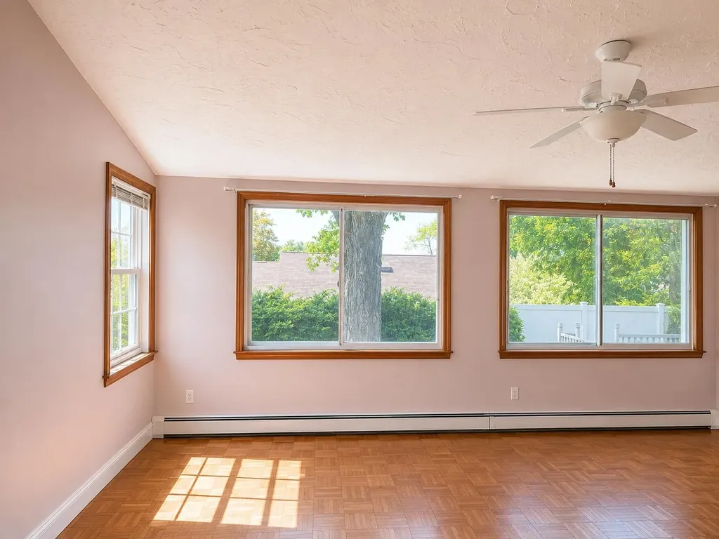 8 Hooker Street Nashua NH 03064
