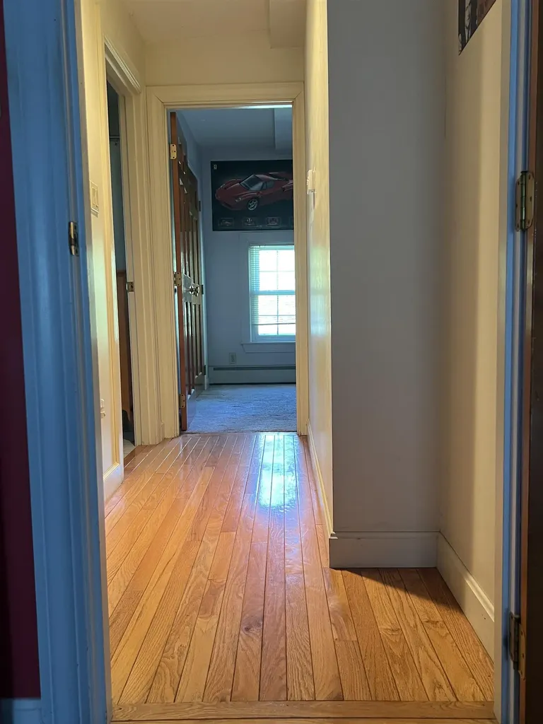 8 Hooker Street Nashua NH 03064