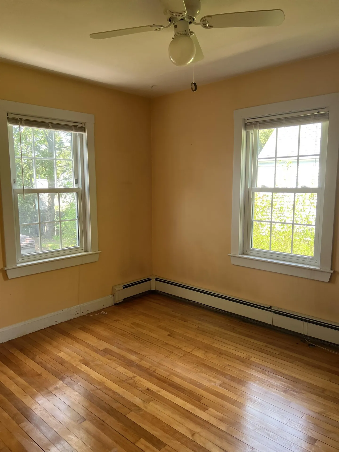 8 Hooker Street Nashua NH 03064