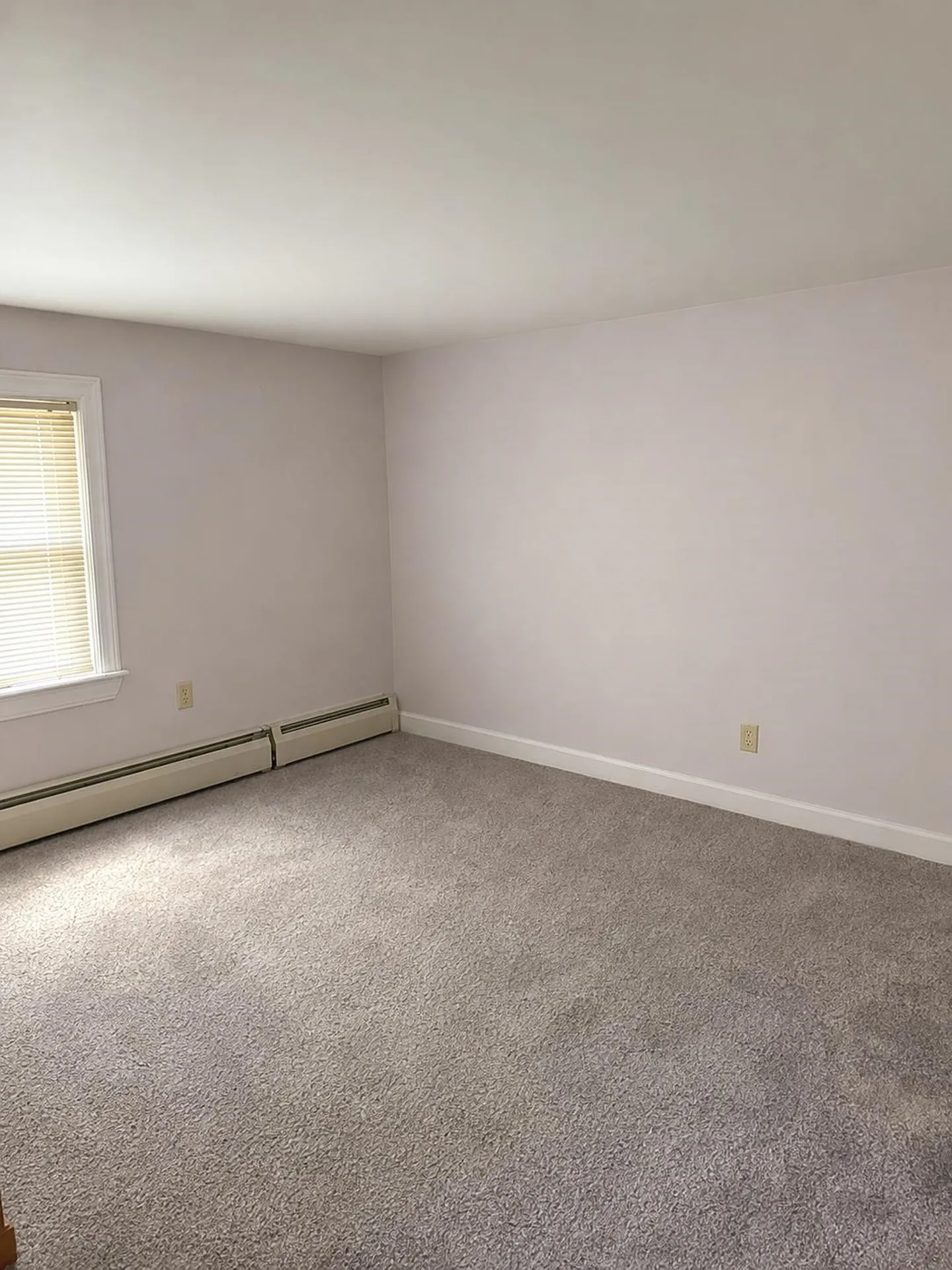 8 Hooker Street Nashua NH 03064