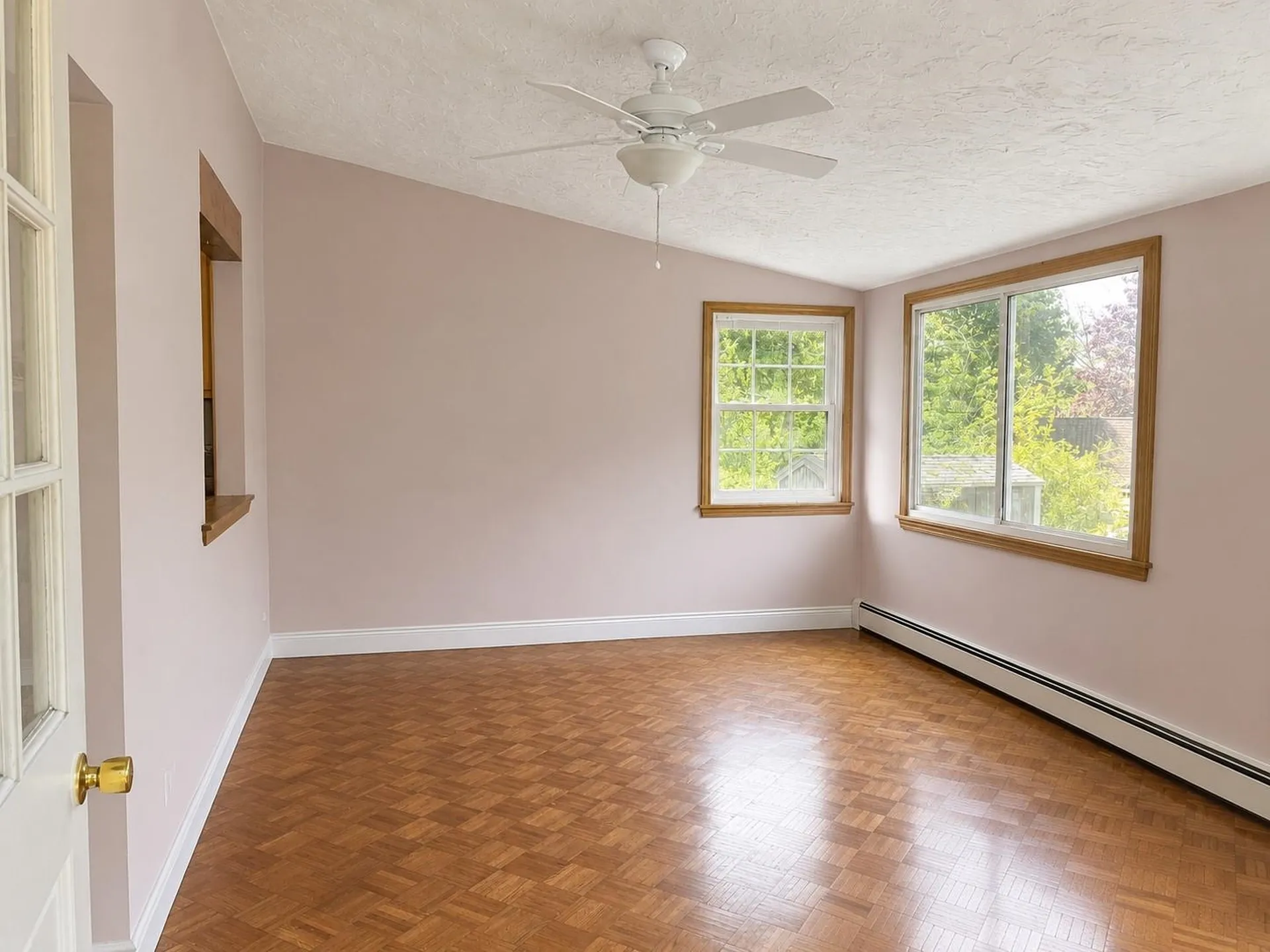 8 Hooker Street Nashua NH 03064