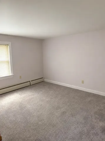 8 Hooker Street Nashua NH 03064