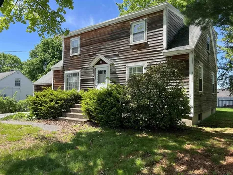 8 Hooker Street Nashua NH 03064