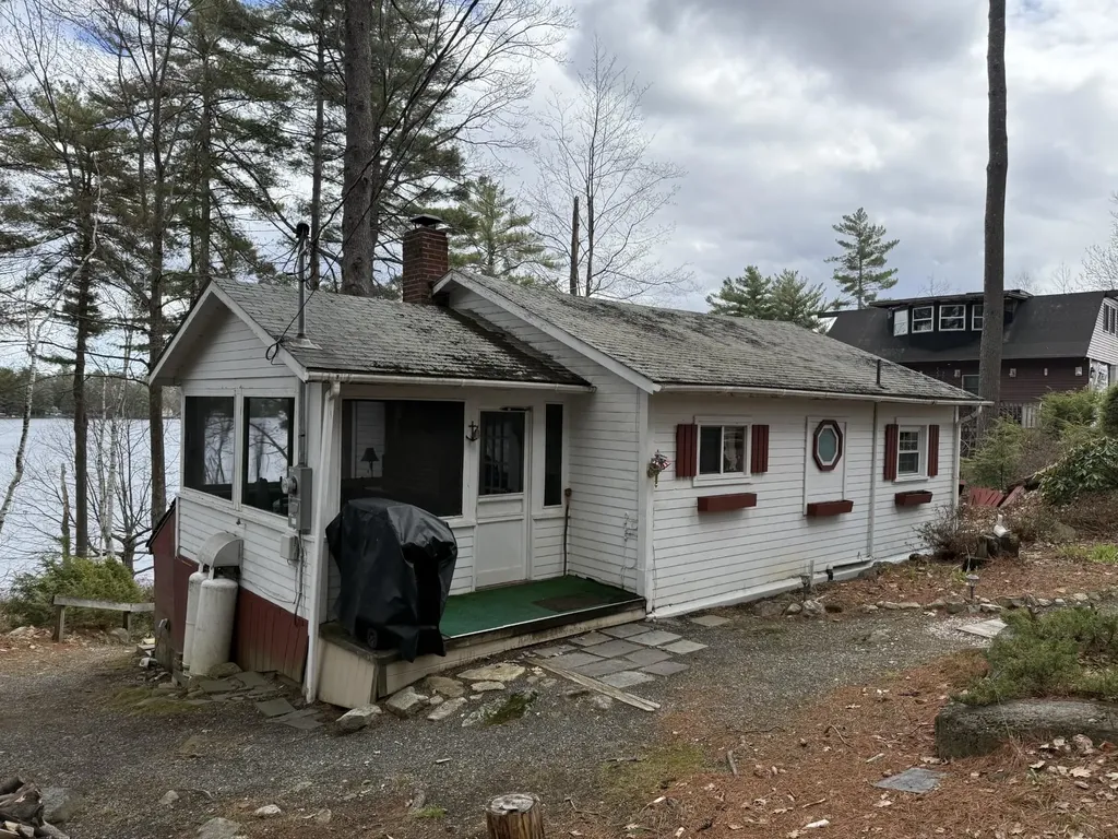 34 Observatory Road Meredith NH 03253
