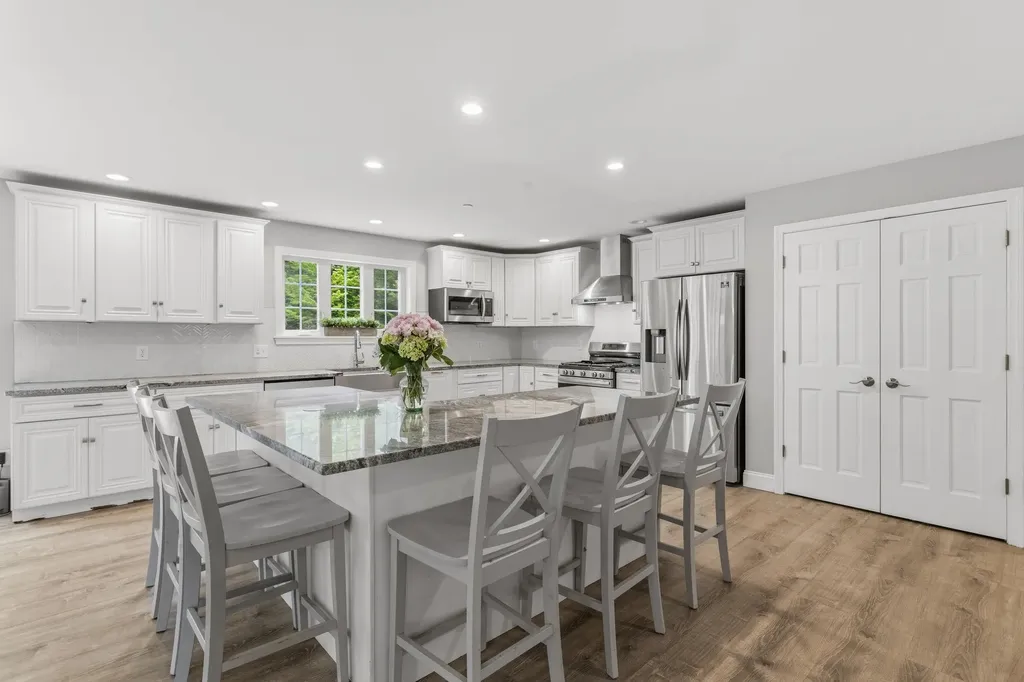 25 Cameron Drive Pittsfield NH 03263