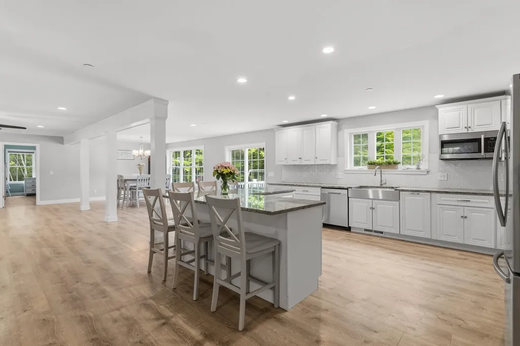 25 Cameron Drive Pittsfield NH 03263