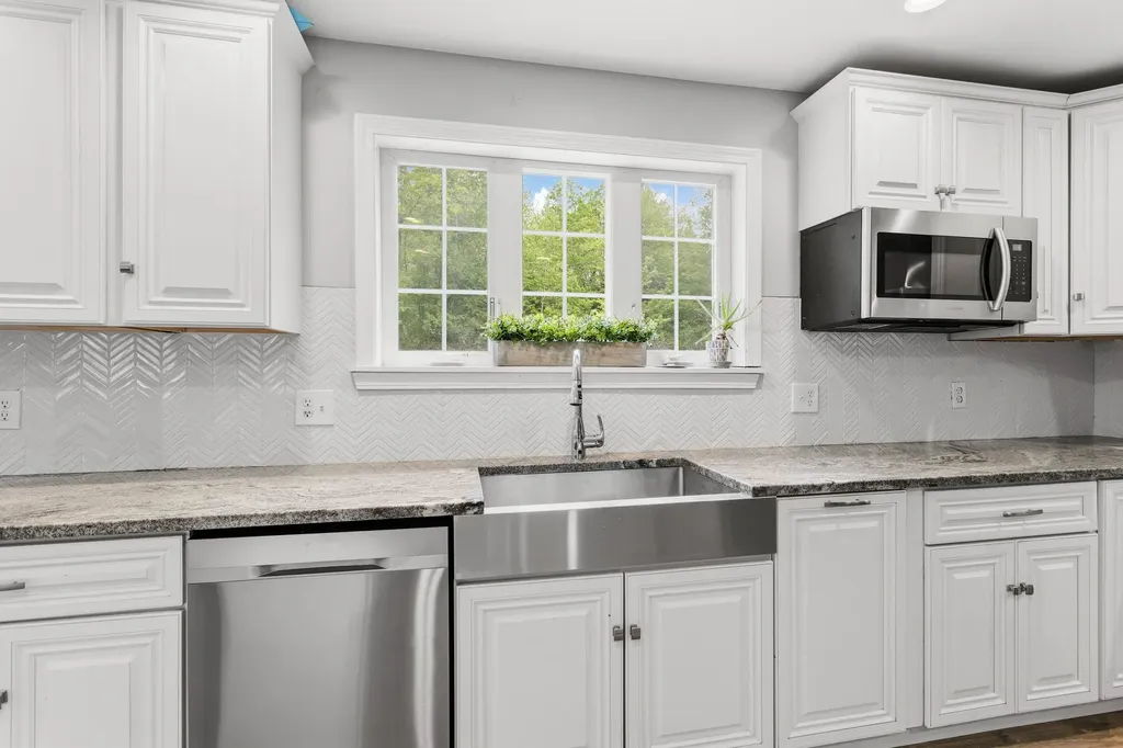 25 Cameron Drive Pittsfield NH 03263