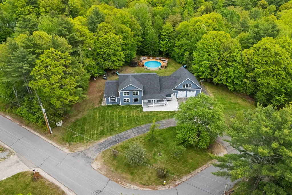25 Cameron Drive Pittsfield NH 03263