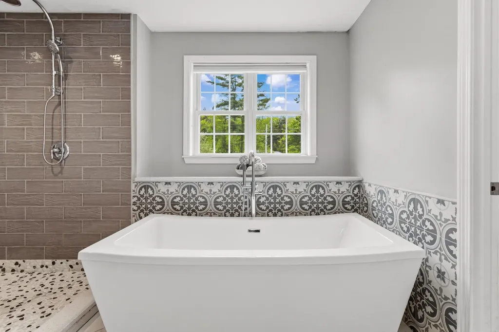 25 Cameron Drive Pittsfield NH 03263