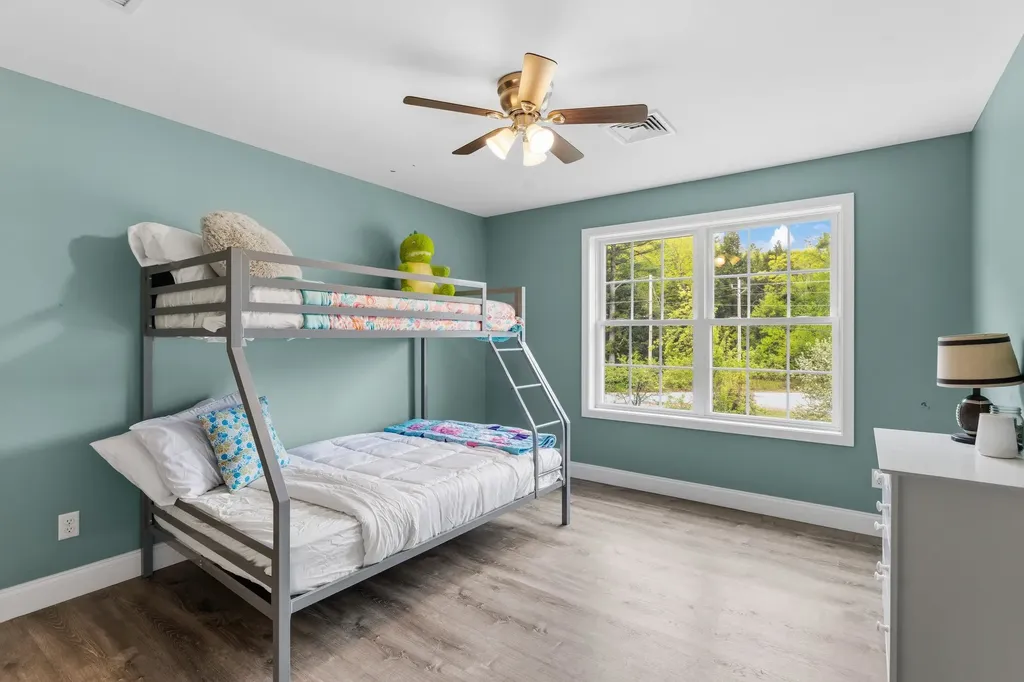 25 Cameron Drive Pittsfield NH 03263