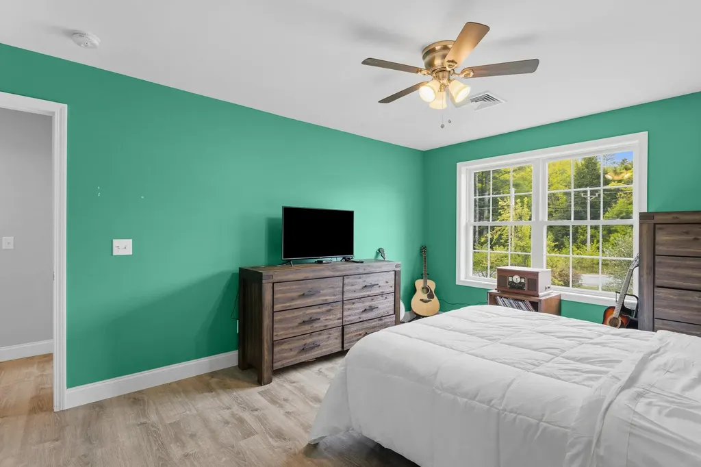 25 Cameron Drive Pittsfield NH 03263