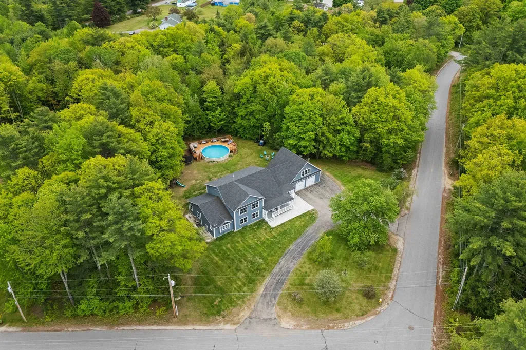25 Cameron Drive Pittsfield NH 03263