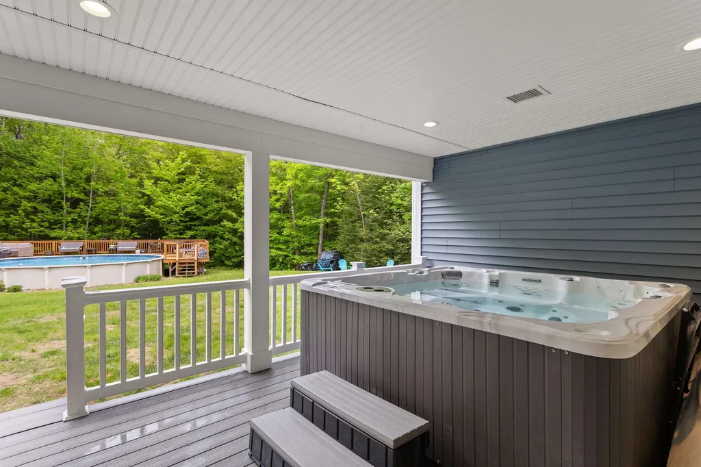 25 Cameron Drive Pittsfield NH 03263