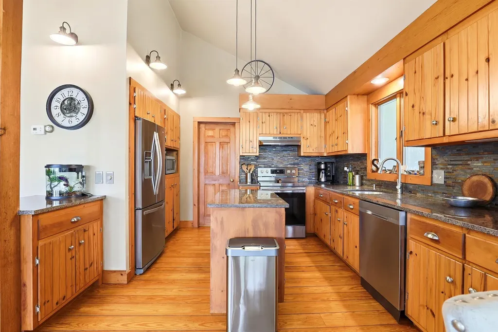 17 Wood Terrace Northwood NH 03261
