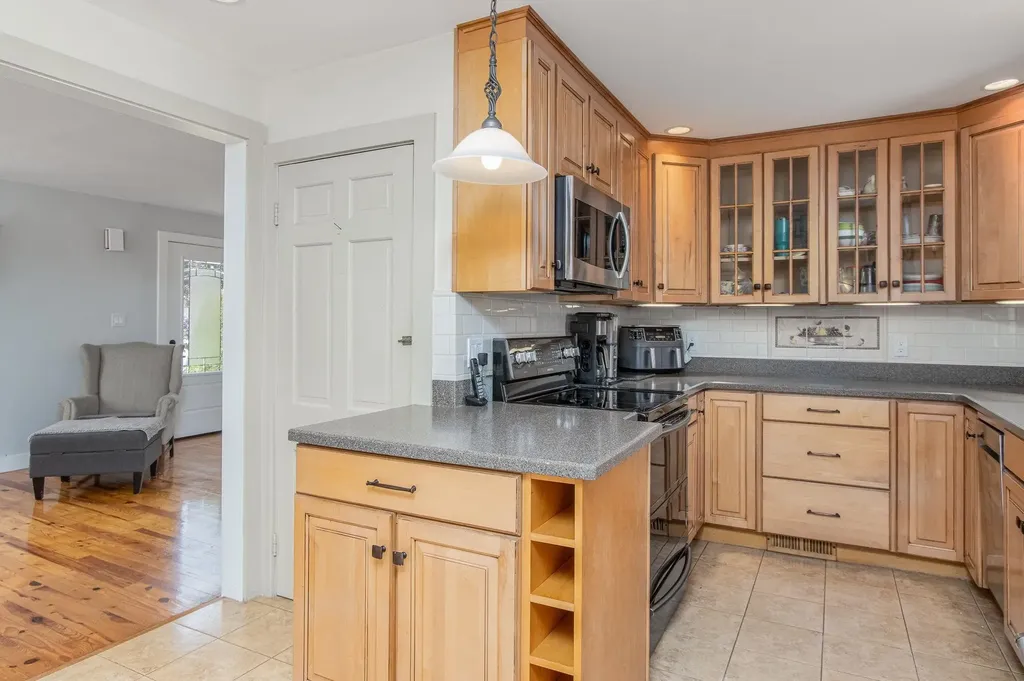 39 Dearborn Avenue Hampton NH 03842