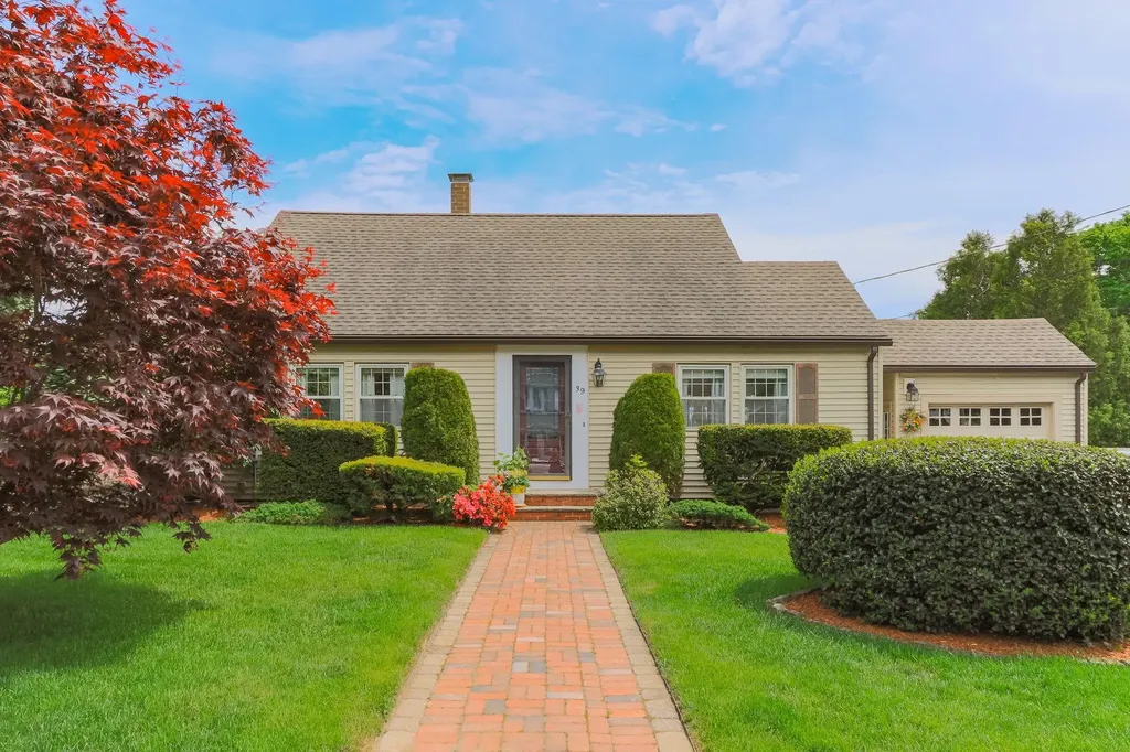 39 Dearborn Avenue Hampton NH 03842
