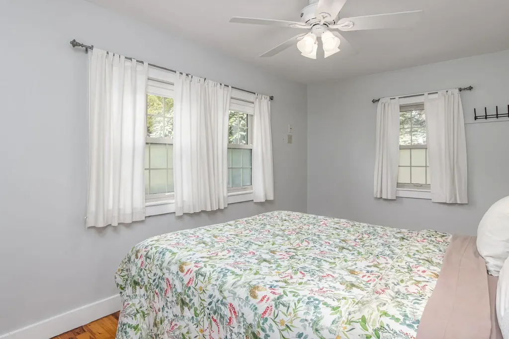 39 Dearborn Avenue Hampton NH 03842