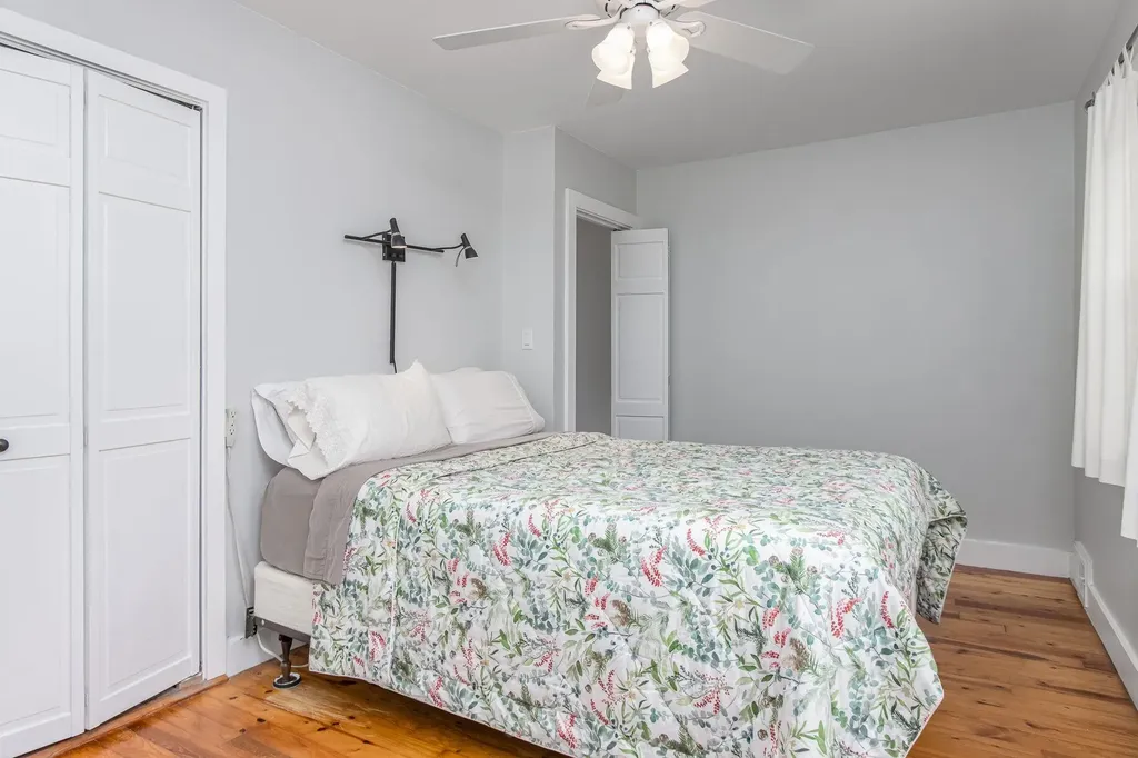 39 Dearborn Avenue Hampton NH 03842