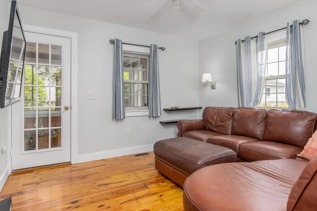 39 Dearborn Avenue Hampton NH 03842