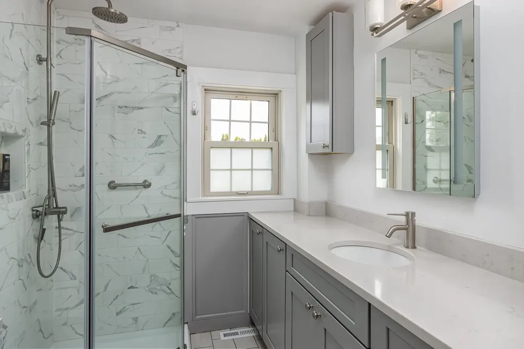 39 Dearborn Avenue Hampton NH 03842
