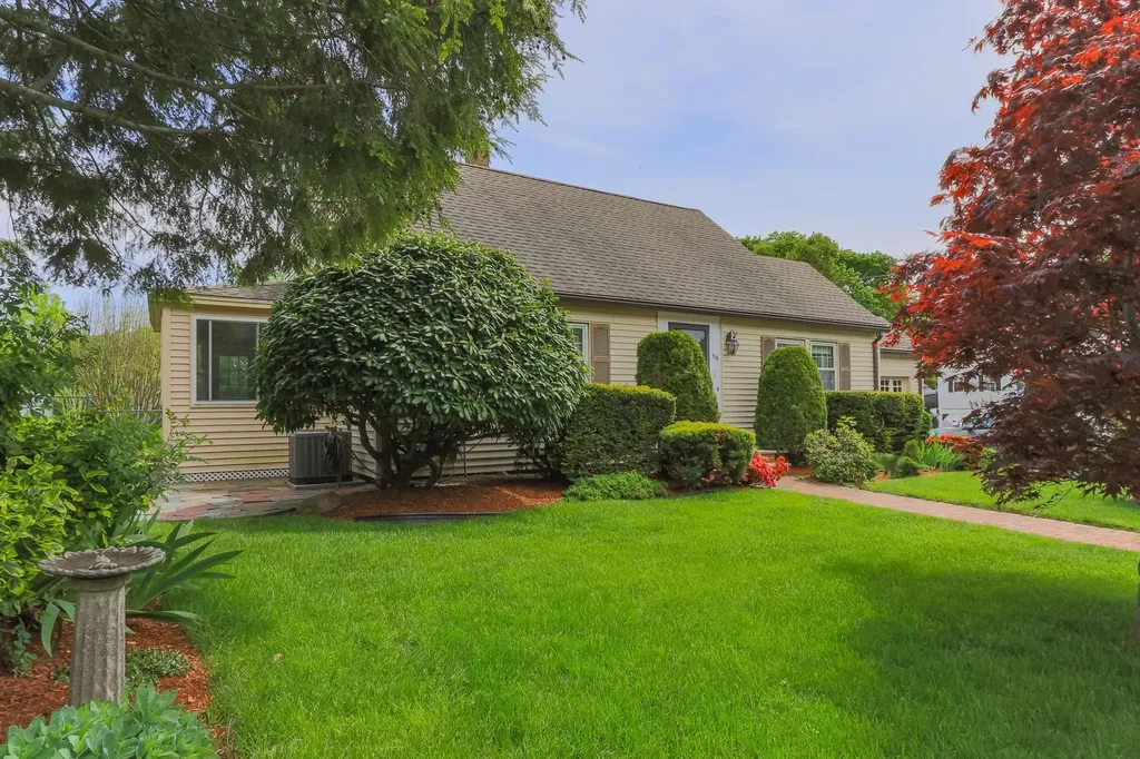 39 Dearborn Avenue Hampton NH 03842