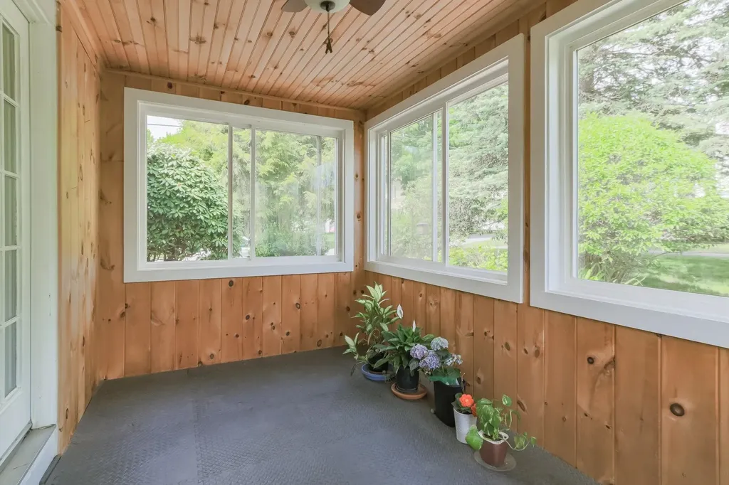 39 Dearborn Avenue Hampton NH 03842