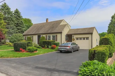 39 Dearborn Avenue Hampton NH 03842