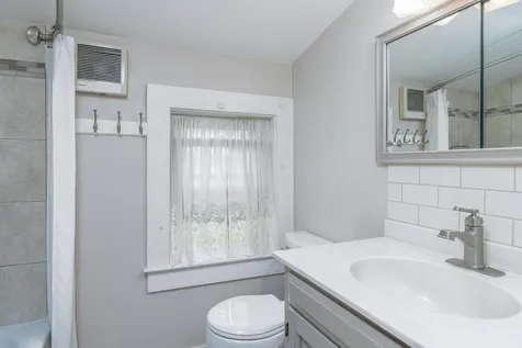 39 Dearborn Avenue Hampton NH 03842