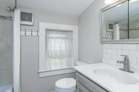 39 Dearborn Avenue Hampton NH 03842