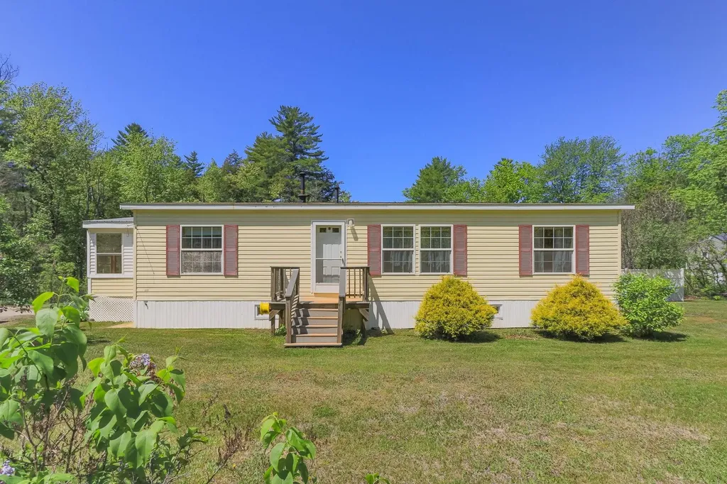 12 Mountain View Road Deerfield NH 03037