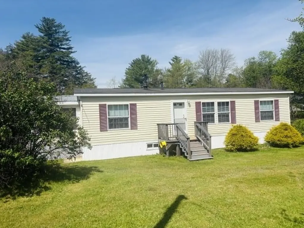 12 Mountain View Road Deerfield NH 03037