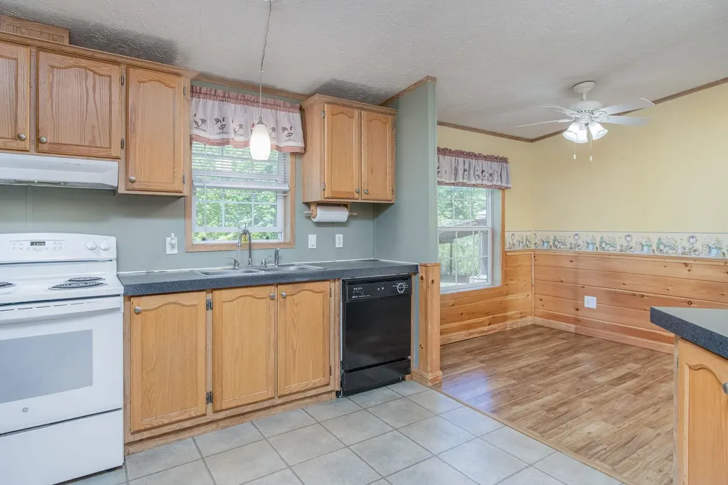 12 Mountain View Road Deerfield NH 03037